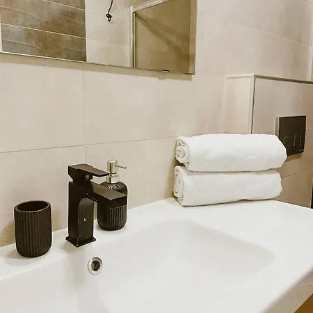 Lovely Apt In דירה