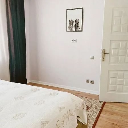 דירה Lovely Apt In
